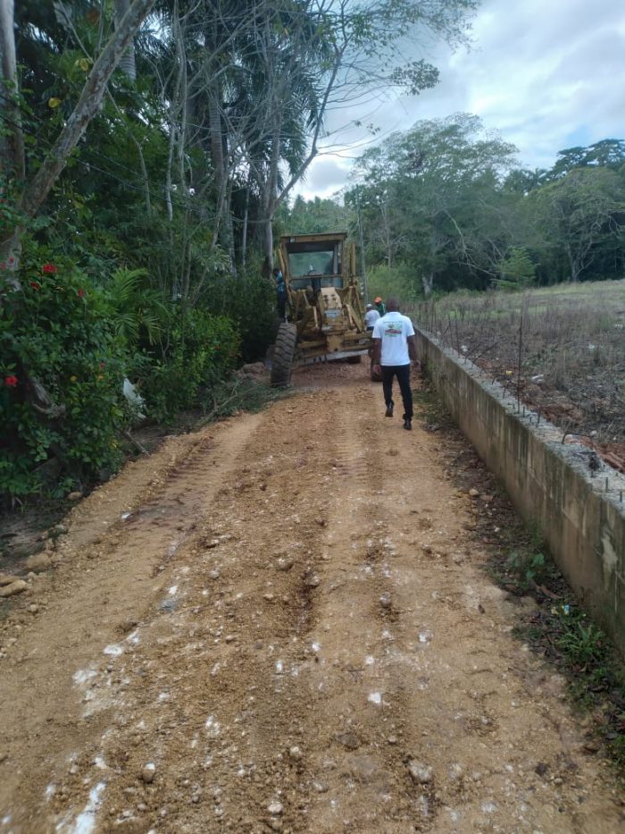 Director supervisando los trabajos.